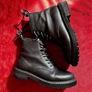 Italian leather boots in good condition, size 7